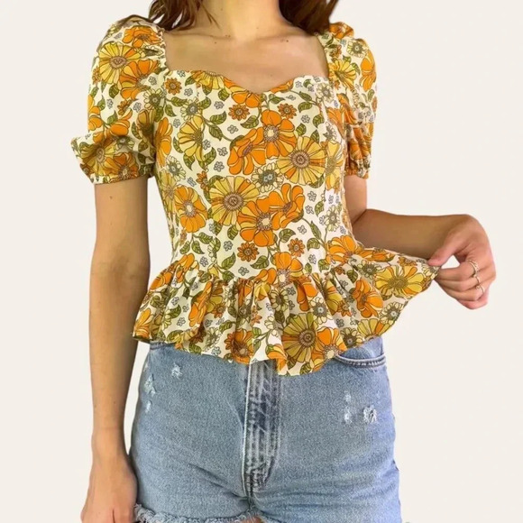milk + honey Tops - Floral Puff Sleeve Crop Top